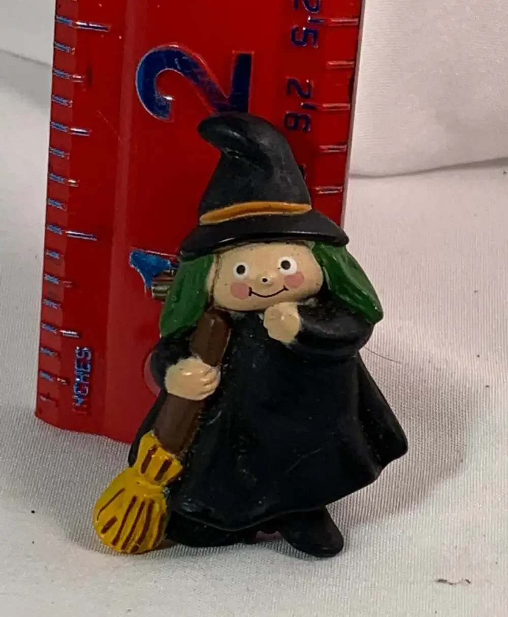 Fun World fun witch cute